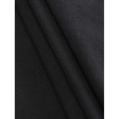 100% Pure Cotton Casual Streetwear T-Shirt — Classic Dance Pose & Signature Design