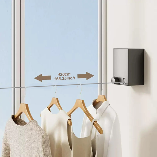 Retractable clothesline, extendable length 4.8 meters.