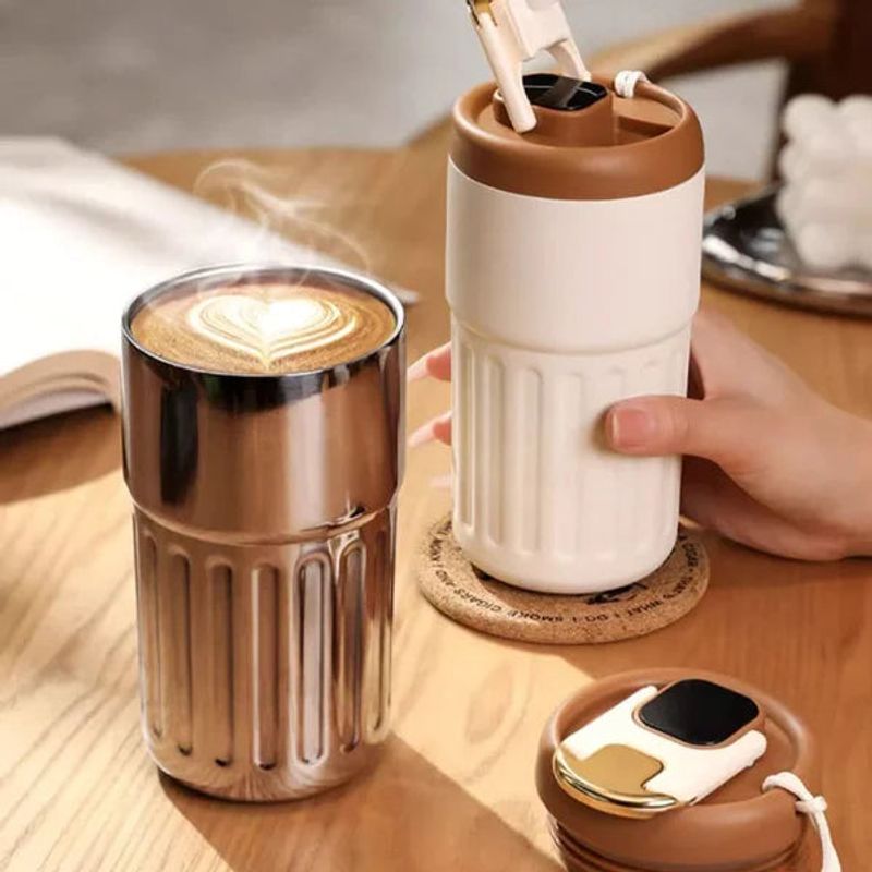Coffee thermos with temperature display