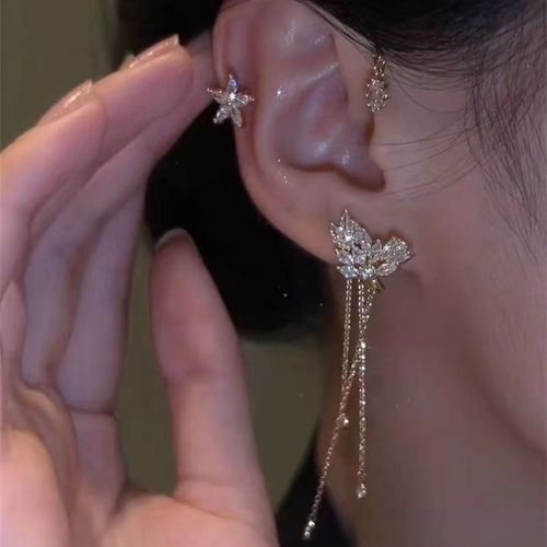 Super shiny tassel ear cuffs for the right ear (single piece), diamond-encrusted, suitable for those without ear piercings, exuding an elegant and high-class charm as earrings.