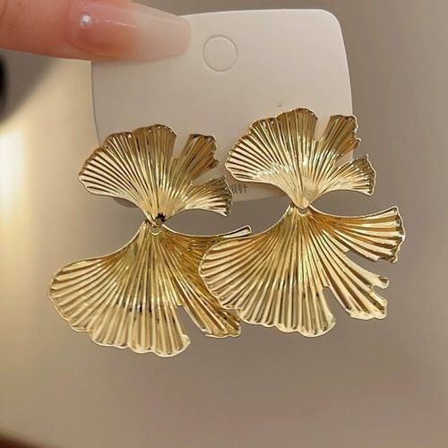 Luxe, Classy Ginkgo Leaf Earrings for Effortless Elegance