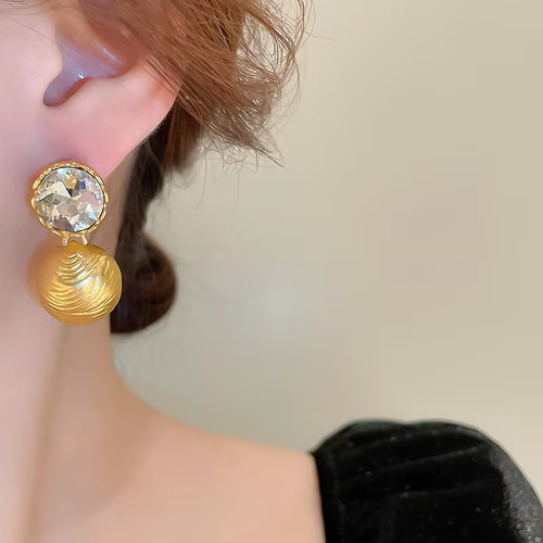 Vintage Luxury Women's Crystal & Gold Bead Earrings - Elegant, Distinctive & Symbolizing Nobility & Prosperity