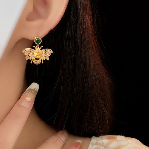 Zircon Bee Small Metal Earrings, Fashionable and Versatile Studs, Elegant Light Luxury High-end Earrings, Symbolizing Wealth