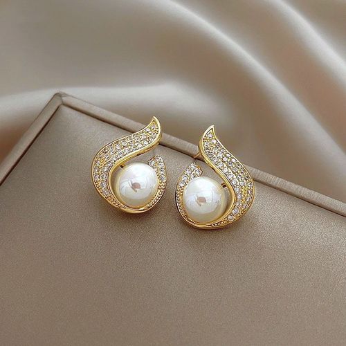 Vintage Pearl Earrings for Women - 2025 Trending Designer Statement Pieces | Elegant, Luxe Texture & Chic Style