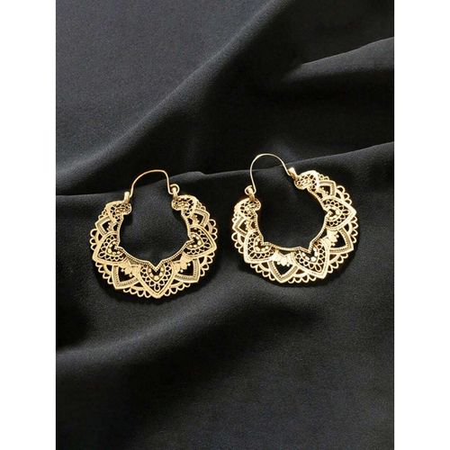 Vintage Hollowed-Out Floral Pattern Earrings
