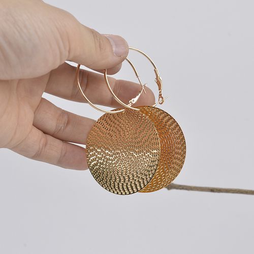 European and American Retro Circular Pattern Earrings - Stylish, Exaggerated & Minimalist Design with High-End Round Disk Pendants