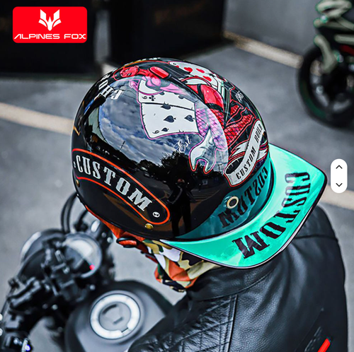 High-quality riding scooter suitable for both men and women, portable and classic helmet