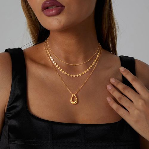 Teardrop-shaped necklace: a stylish, fresh, sweet, and vintage-inspired clavicle chain—perfect for everyday wear or as a layered piece.