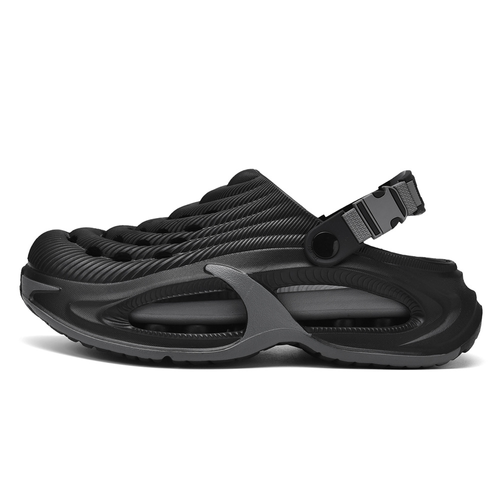 Men's thick-soled summer slides—breathable, outdoor-ready beach sandals with a closed-toe design.
