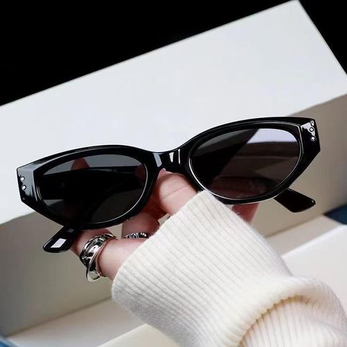 New designer-style cat-eye sunglasses with UV400, unisex.