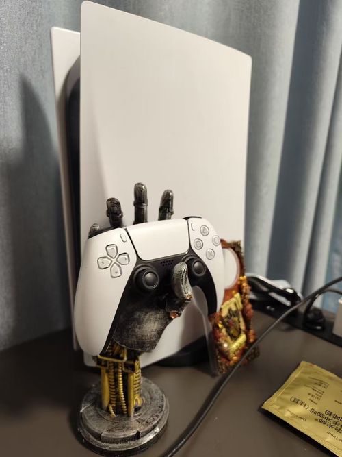 Cyberpunk Mechanical Hand: Desktop Stand for Xbox-Switch Controllers Resin Ornament for Gaming Setups