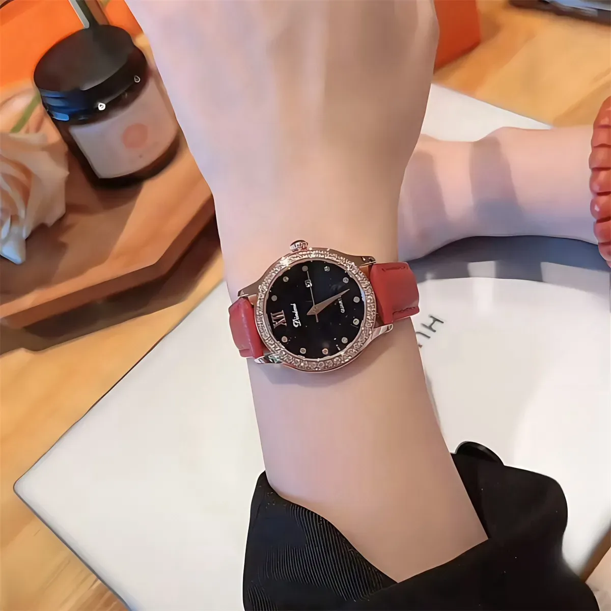 Starry sky watch, showing fashionable temperament