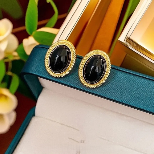 Vintage Style Black Oval