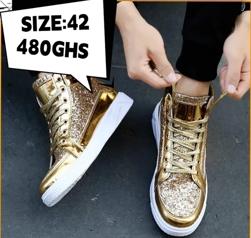Discounted brand name sneakers, clearance sale, city-wide delivery--42