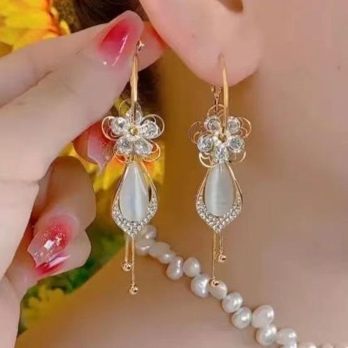 Crystal Rhinestone Diamond Sweet Tassel Flower Ear Jewelry Cat Eye Stone Pendant Earrings