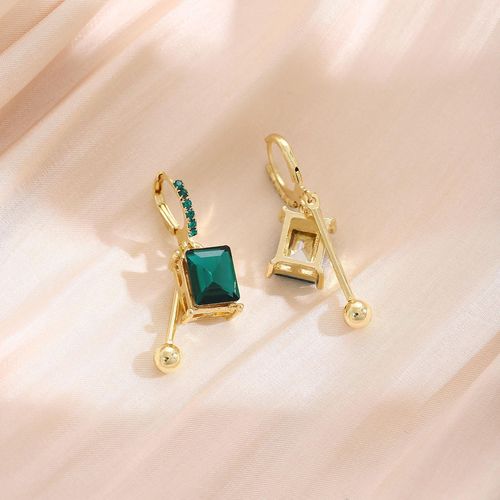 French Vintage Style Emerald Square Diamond Earrings Light Luxury High-End Niche Jewelry Exquisite Fashionable Pendants Charms
