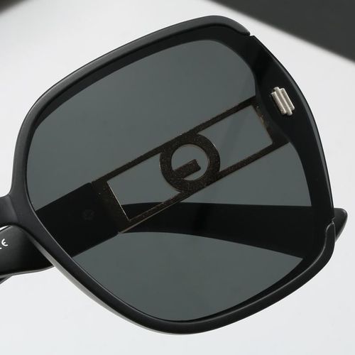 Women's UV-resistant sunglasses, high-end women's style, big face, versatile, slimming, trendy glasses