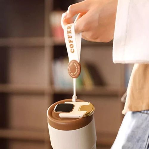 Coffee thermos with temperature display