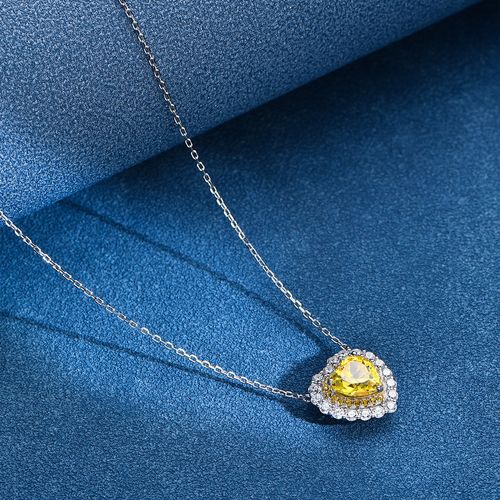 Exquisite heart-shaped birthstone necklace, suitable for mother, girl or lady. Platinum-plated square crystal zirconium pendant with a shining halo as a birthday, anniversary or Valentine's Day gift.