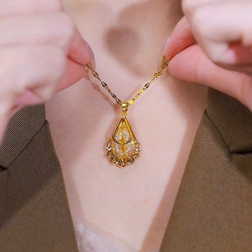 A fashionable and versatile neck chain for women, featuring a dazzling golden wire-shaped waterdrop pendant necklace, perfect for any occasion, elegant and stylish.