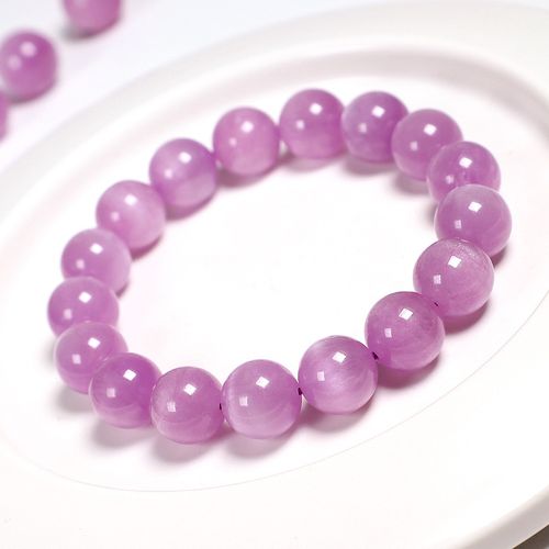 Natural purple lithium feldspar bracelet. High-quality lavender-colored crystal queen.