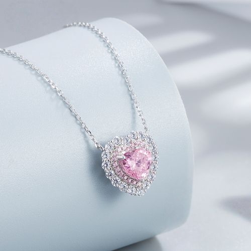 Exquisite heart-shaped birthstone necklace, suitable for mother, girl or lady. Platinum-plated square crystal zirconium pendant with a shining halo as a birthday, anniversary or Valentine's Day gift.
