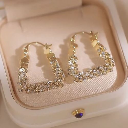 Shining diamond glittering silver ring - light, luxurious, high-end, unique ear stud. 2025 new style earrings, best-selling ear ring. Ear hook jewelry.