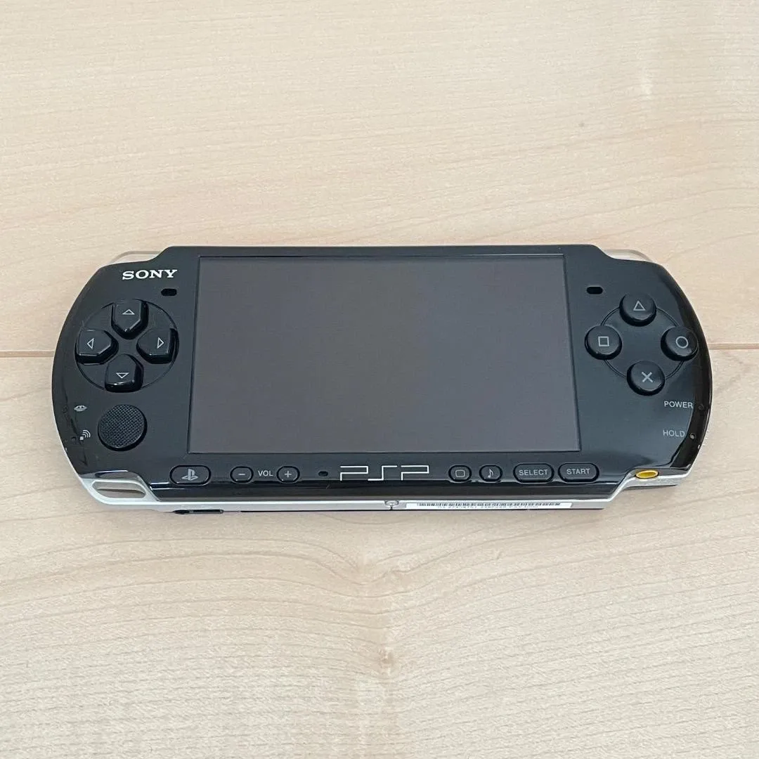 With one device in hand, all games are at your fingertips （Sony PSP 3000）