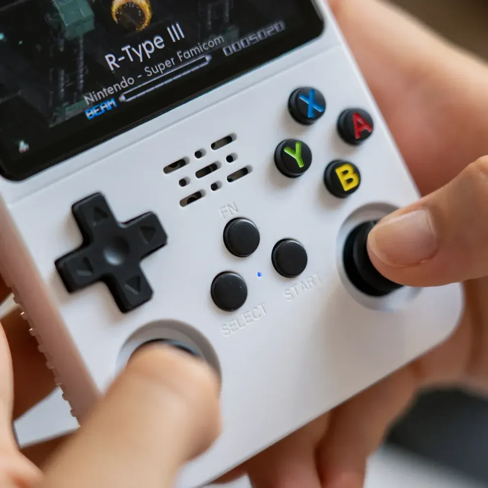 With one device in hand, you can play over 15,000 games freely（R36s)😀