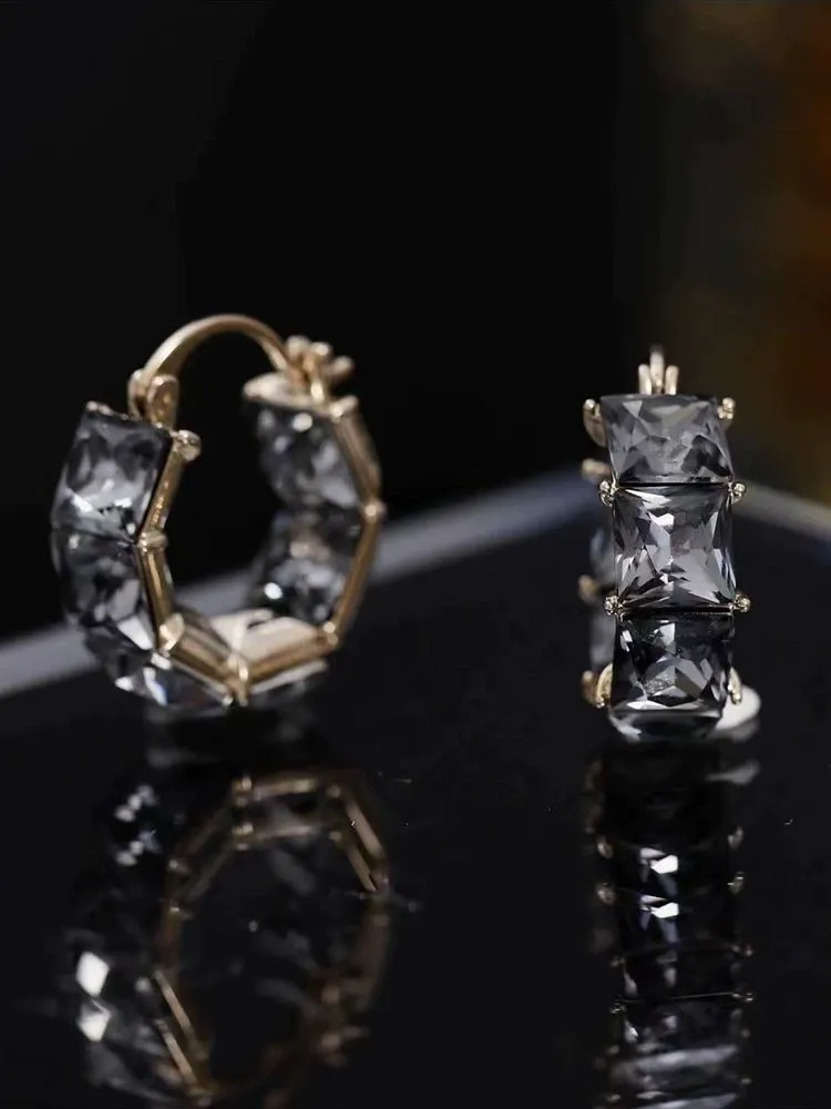 Light Luxury Gray Crystal Hoop Earrings for Women – Minimalist Fashion Versatile Ear Hoops with Cool Style and Elegant Vibe