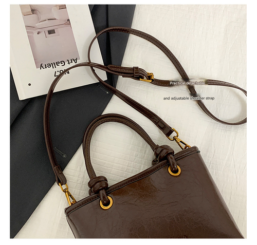 Retro waxed leather crossbody handbag in coffee color (with pendant)