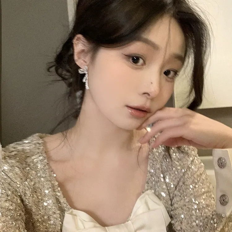 Elegant Heiress-Style Bow Earrings – Unique Light Luxury Studs with a High-End Feel