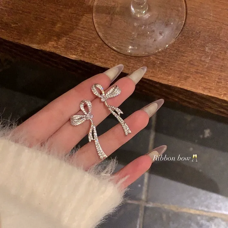 Elegant Heiress-Style Bow Earrings – Unique Light Luxury Studs with a High-End Feel