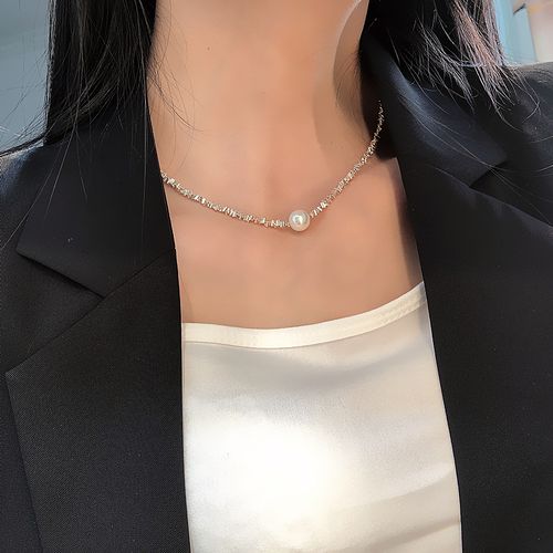 Pearl and Silver Fragment Necklace for Women – Elegant Light Luxury Clavicle Chain with Unique Design for Dresses and Outfits