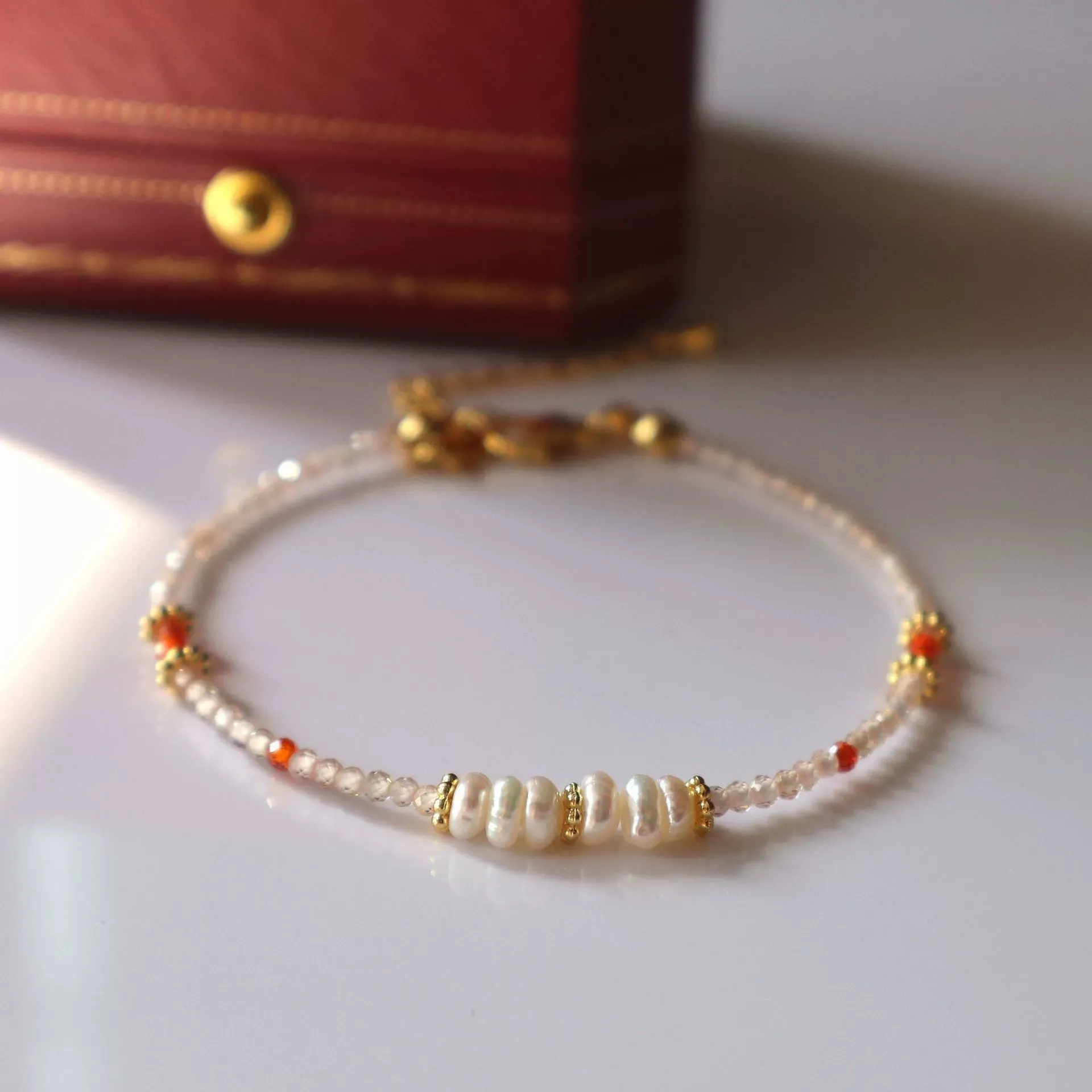 Light Luxury Fairy-Style Zircon Bracelet – Vintage-Inspired Jewelry with Natural Freshwater Pearls