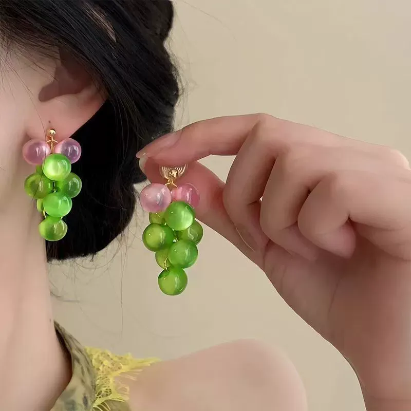 Summer Clear Dopamine Grape Beaded Earrings – Light Luxury Boutique Studs with Fresh and Elegant Vibe
