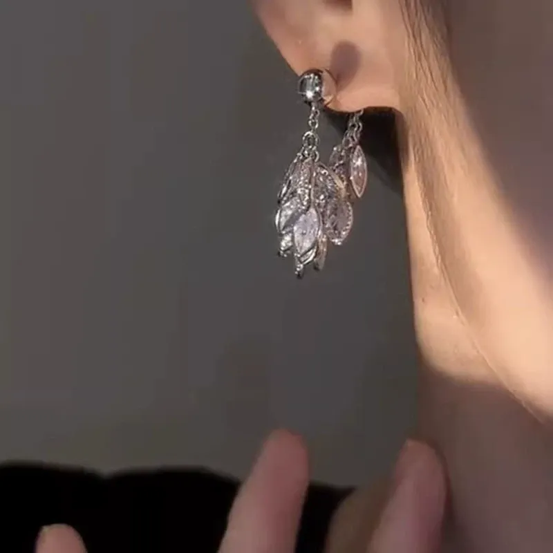 Tassel Wheat Spike Earrings – Fashionable and Dynamic Front-Back Design with Delicate Sparkling Silver Studs for Women