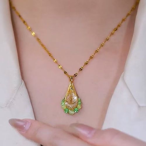 2025 New Hot-Selling Green Teardrop Necklace for Women – Ultra-Sparkling Light Luxury with Elegant Vibe
