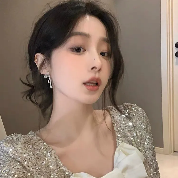 Elegant Heiress-Style Bow Earrings – Unique Light Luxury Studs with a High-End Feel