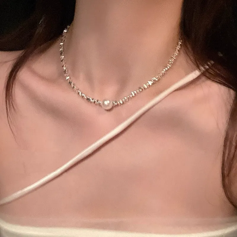 Pearl and Silver Fragment Necklace for Women – Elegant Light Luxury Clavicle Chain with Unique Design for Dresses and Outfits
