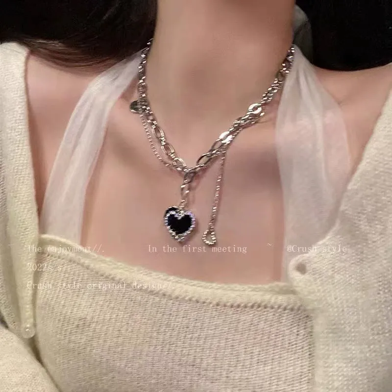 Vintage Black Mosaic Heart Necklace for Women – Hip-Hop Inspired INS Style Pendant with Unique Boutique Clavicle Chain and Premium Feel
