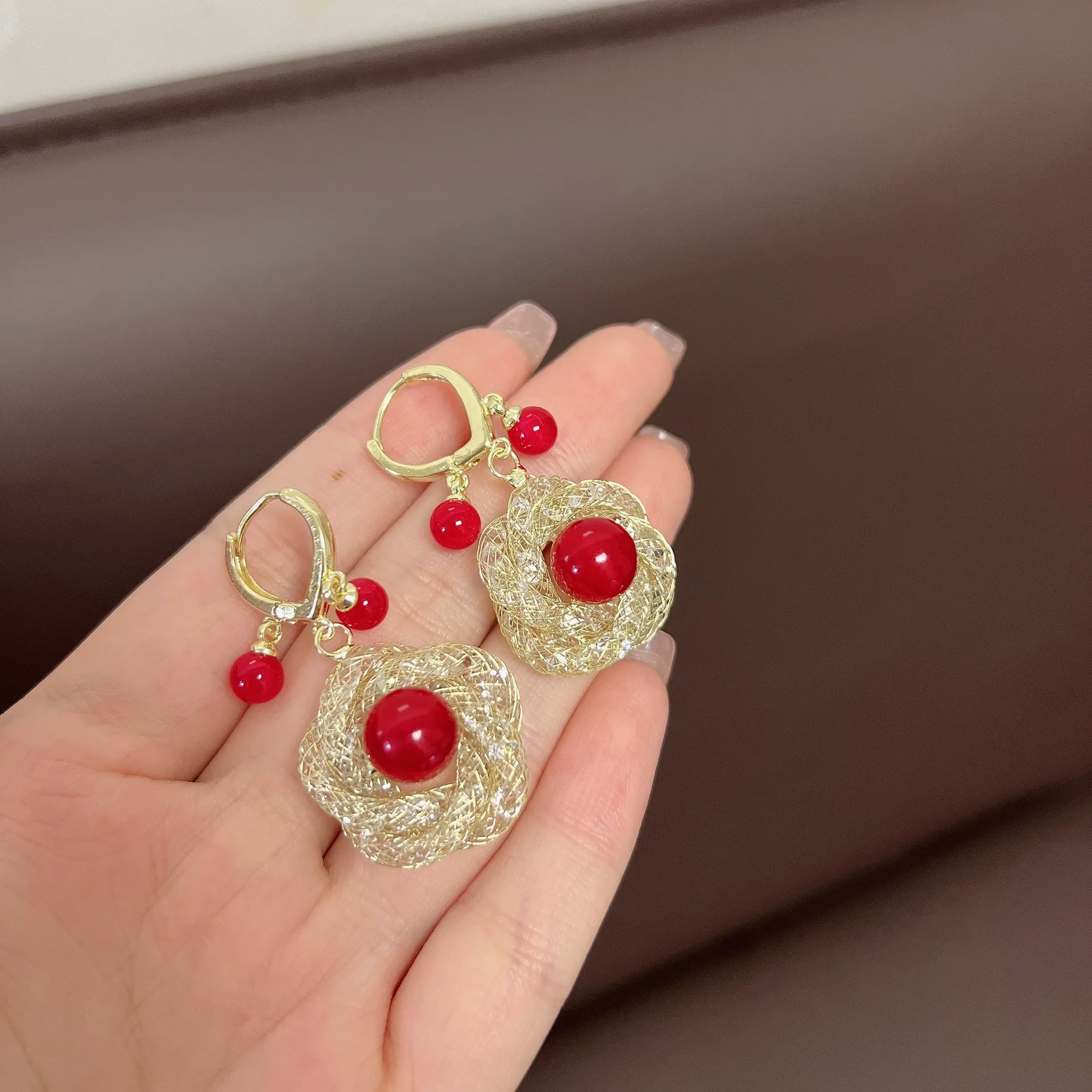 Red Mesh Flower Clip-On Earrings – New Arrival with Unique Design, High-End Cool Style for a Distinctive Look