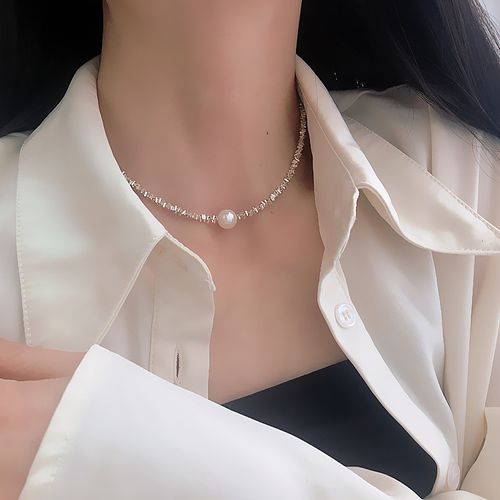 Pearl and Silver Fragment Necklace for Women – Elegant Light Luxury Clavicle Chain with Unique Design for Dresses and Outfits
