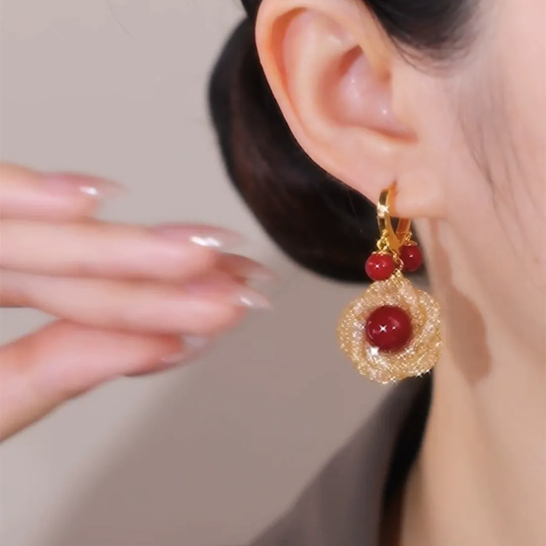 Red Mesh Flower Clip-On Earrings – New Arrival with Unique Design, High-End Cool Style for a Distinctive Look