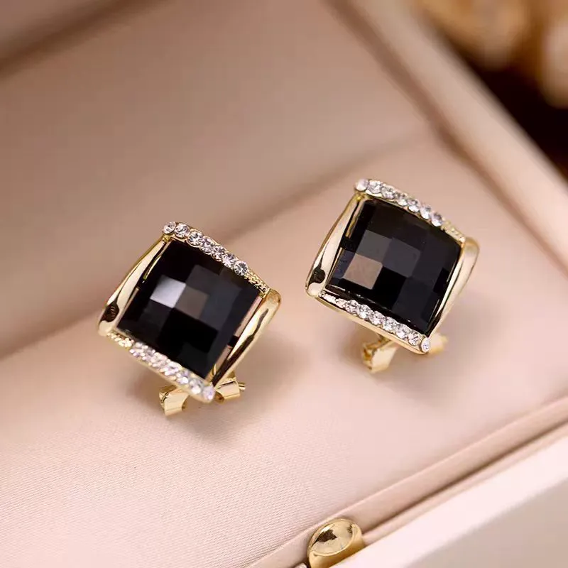 Rhinestone Black Crystal Rhombus Stud Earrings