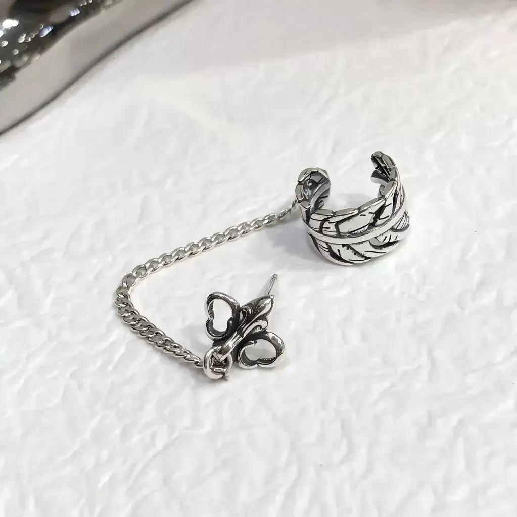 Vintage Distressed Crusader Cross Stud Earrings – Integrated High-End Ear Cuff Design