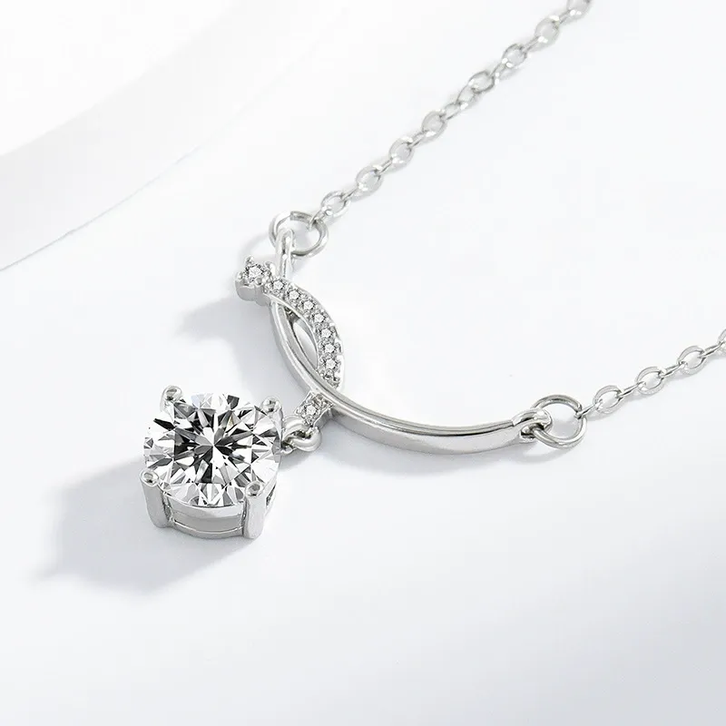 Elegant 925 Sterling Silver Twist Design Pendant Necklace – Minimalist Light Luxury Jewelry for Women