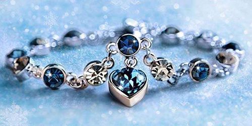 This brand specializes in high-end luxury goods like watches and jewelry😍Love Crystal Heart Charm Bracelet Adjustable Link Bracelets