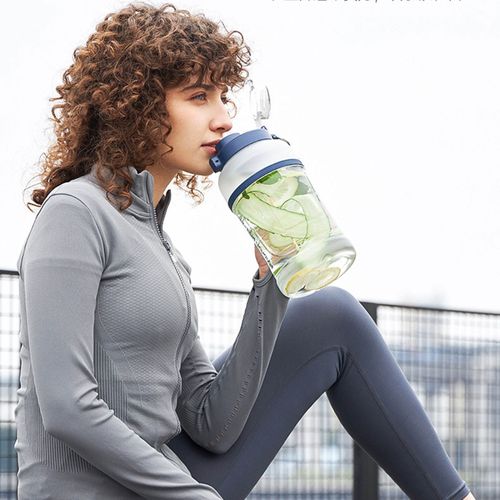 USB Mini Portable Juicer Cup, Rechargeable Fresh Juice Maker for Fruits and Vegetables, also a Kitchen Blender and Large - capacity Drinking Bottle
