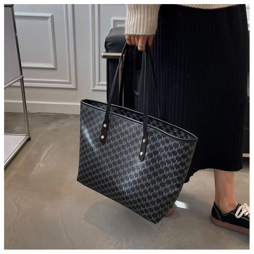 Many women dream of owning high-end luxury handbags from famous brands.2024 Brand Designer Pu Handbag Women's Large Capacity Luxury Tote Bag😍😍